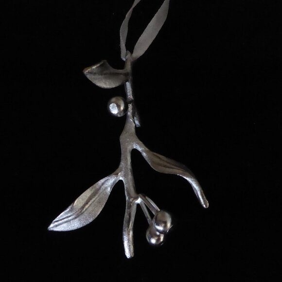 NEW 3.5” SILVER MISTLETOE BRANCH SPRIG ORNAMENT HOLIDAY CHRISTMAS DECORATION - Picture 14 of 15